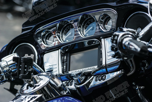 Entourage de motoradio - Touring
